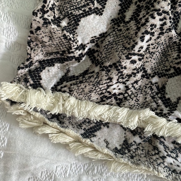 Snake print sleep shorts with fringe boho summer - Picture 2 of 4